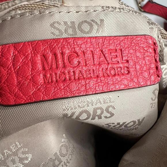 Michael Kors Pink Leather Satchel Crossbody Bag with Gold Hardware – MK Charm - Picture 2 of 12